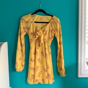 Gianni Bini yellow front tie long sleeve dress